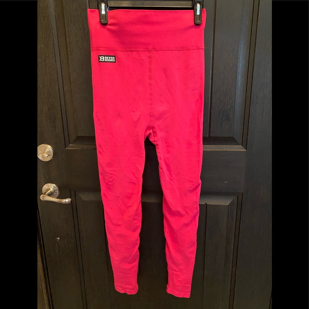Better Bodies hot pink leggings